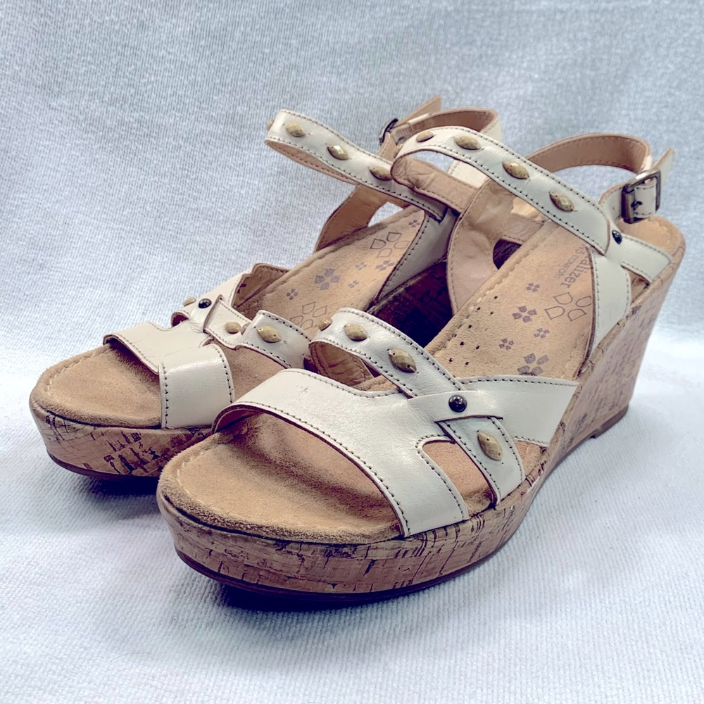 Naturalizer Wedge Beaded‎ Sandal N5 Comfort Cream Off White Cork Size 9.5